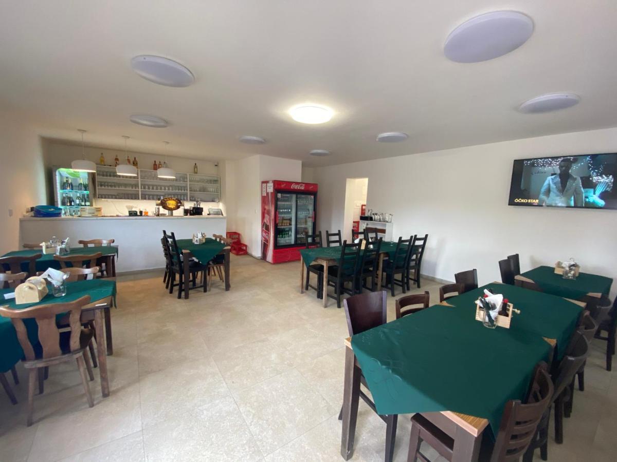 Chaty A Apartmany Hracholusky Kemp Kosatka Pnovany Ngoại thất bức ảnh