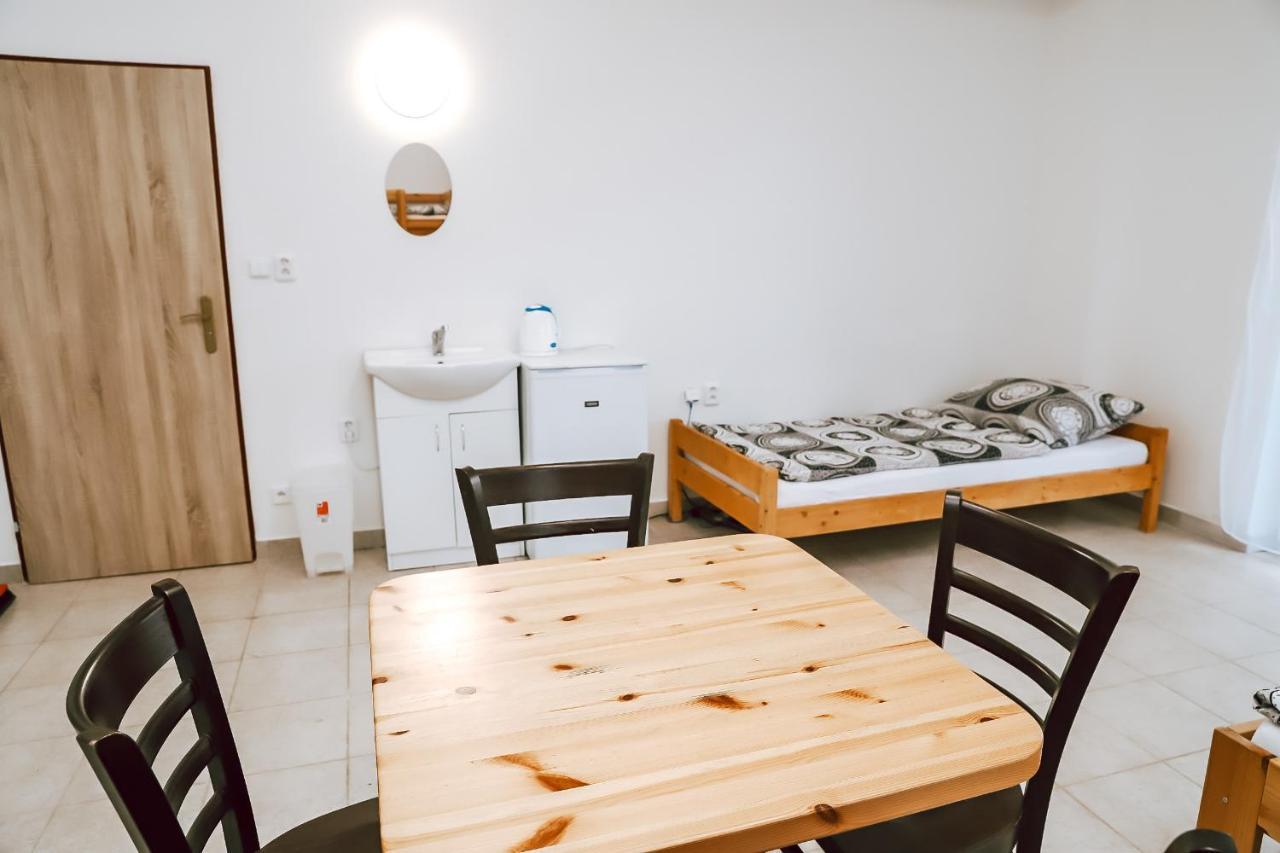 Chaty A Apartmany Hracholusky Kemp Kosatka Pnovany Ngoại thất bức ảnh
