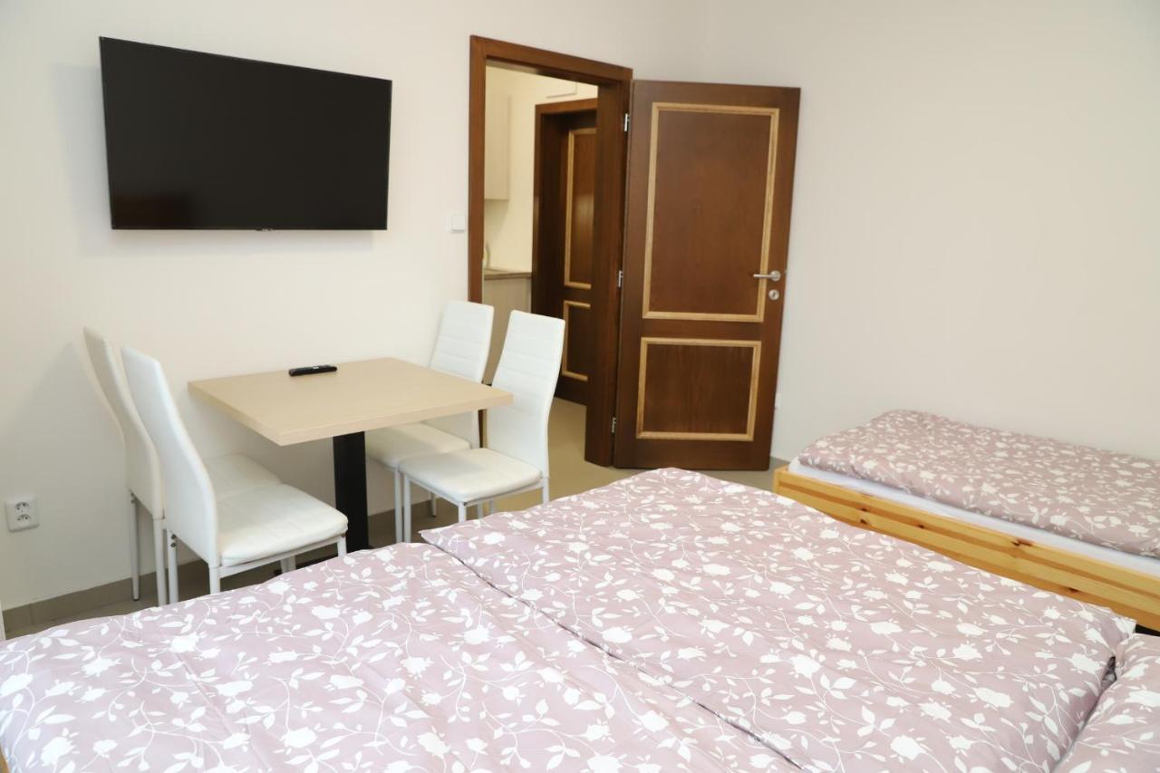 Chaty A Apartmany Hracholusky Kemp Kosatka Pnovany Ngoại thất bức ảnh