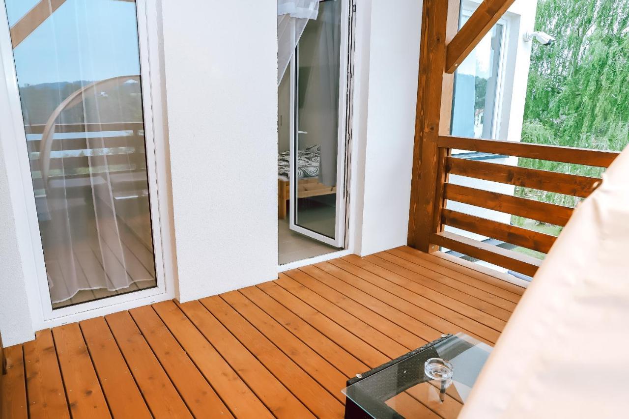 Chaty A Apartmany Hracholusky Kemp Kosatka Pnovany Ngoại thất bức ảnh
